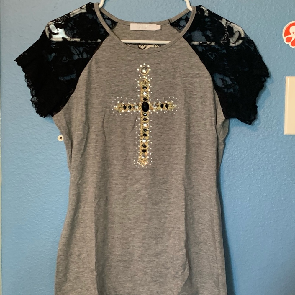 Cross vintage grey tshirt
